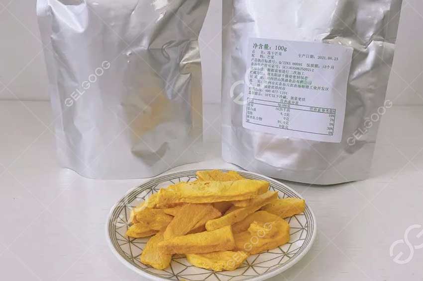 How is freezedried mango made?